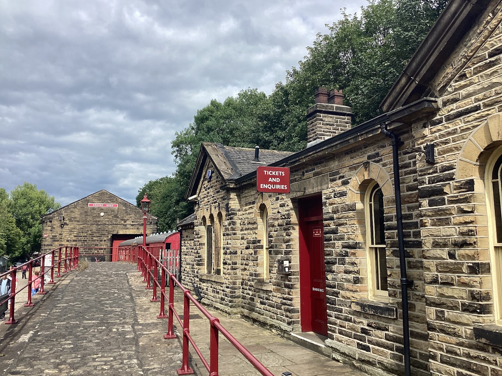 Keighley & Worth Valley Railway - (Ingrow West, Station)