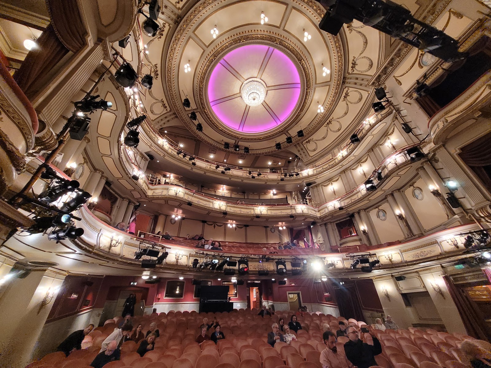 Noël Coward Theatre