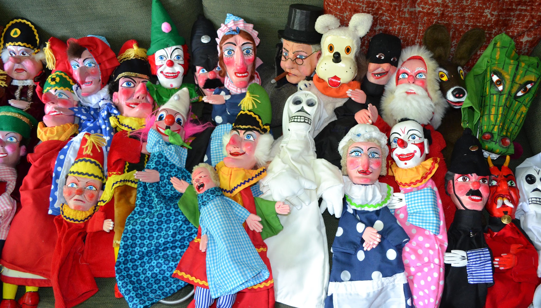 Bryan Clarke - Punch and Judy Puppet Maker and Performer