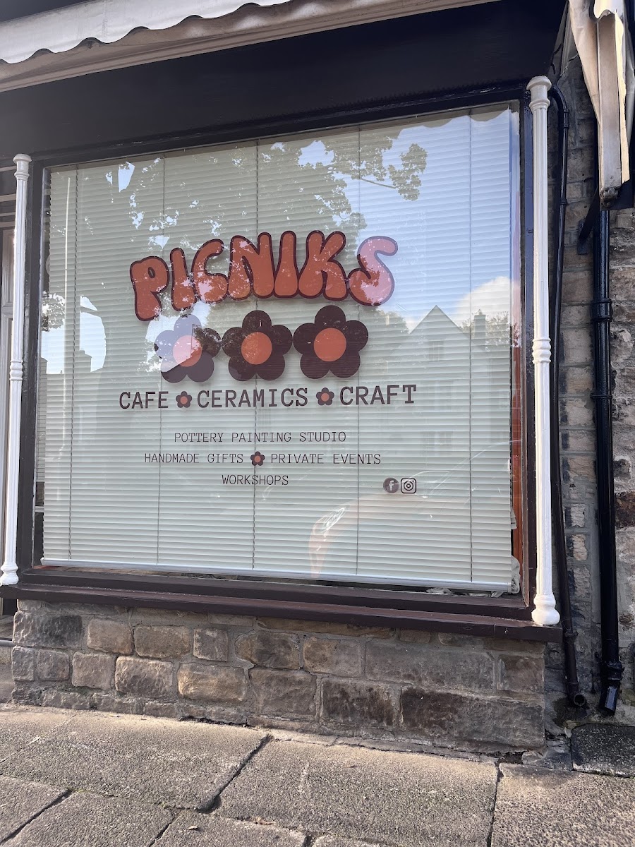 Picniks Cafe Ceramics & Craft