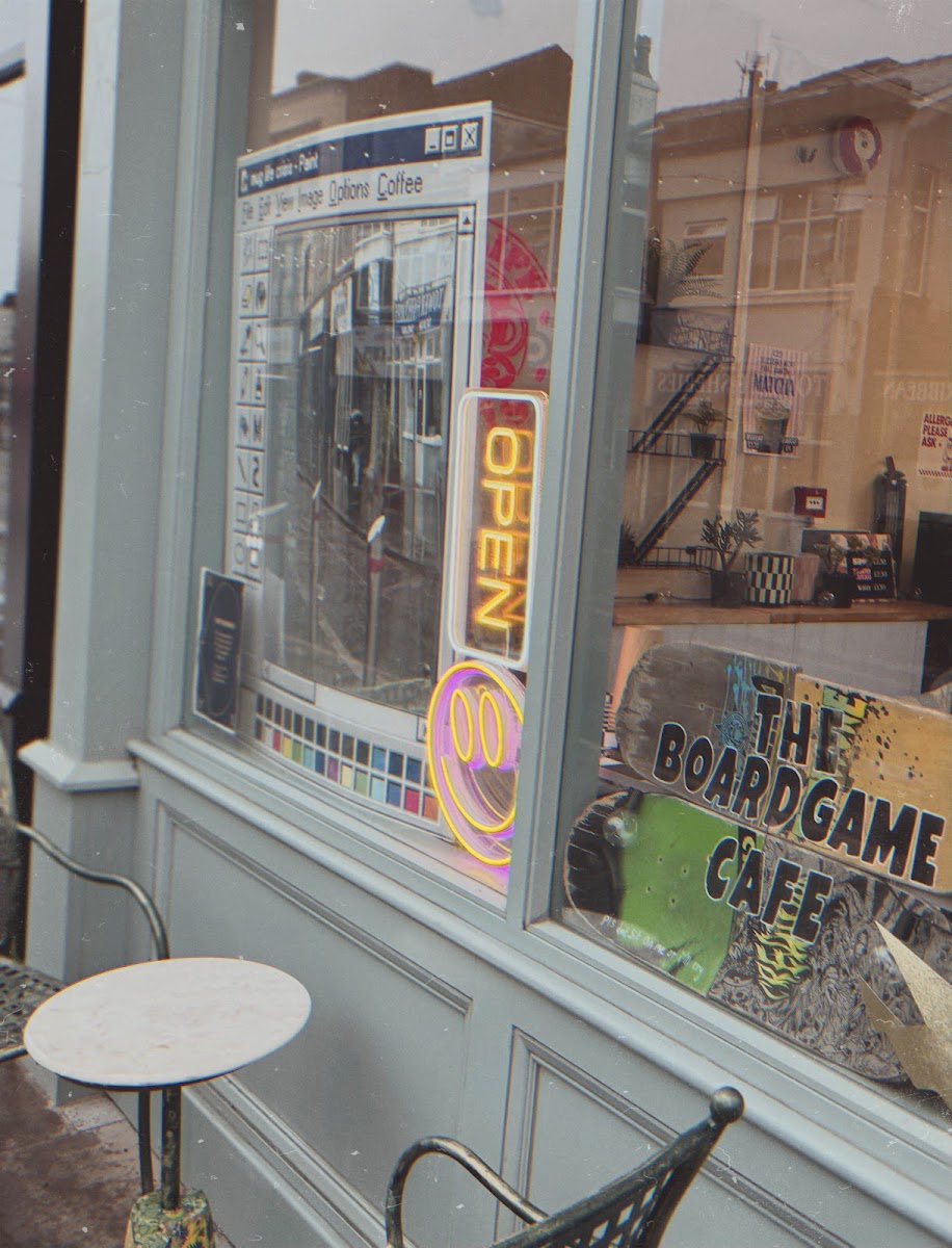 Mug Life Crisis – Alt Coffee, Matcha & Board Game Café