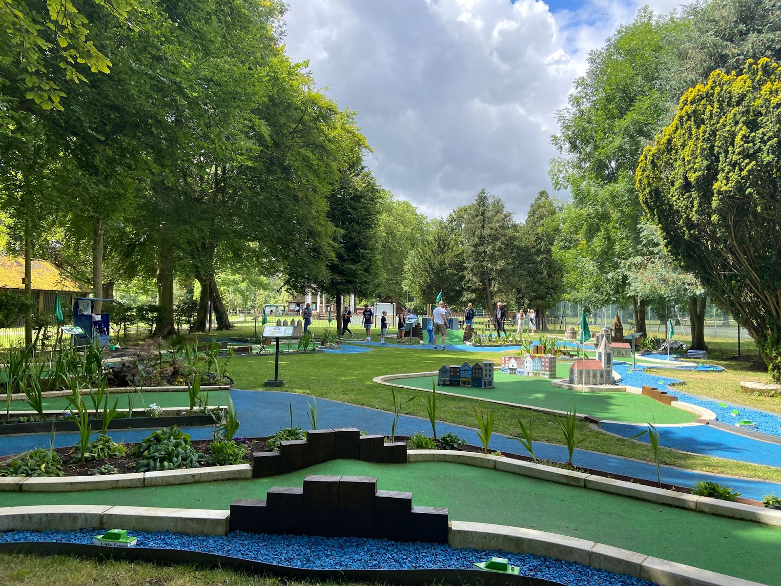 River Thames Mini Golf - by The Little Green Boat Company
