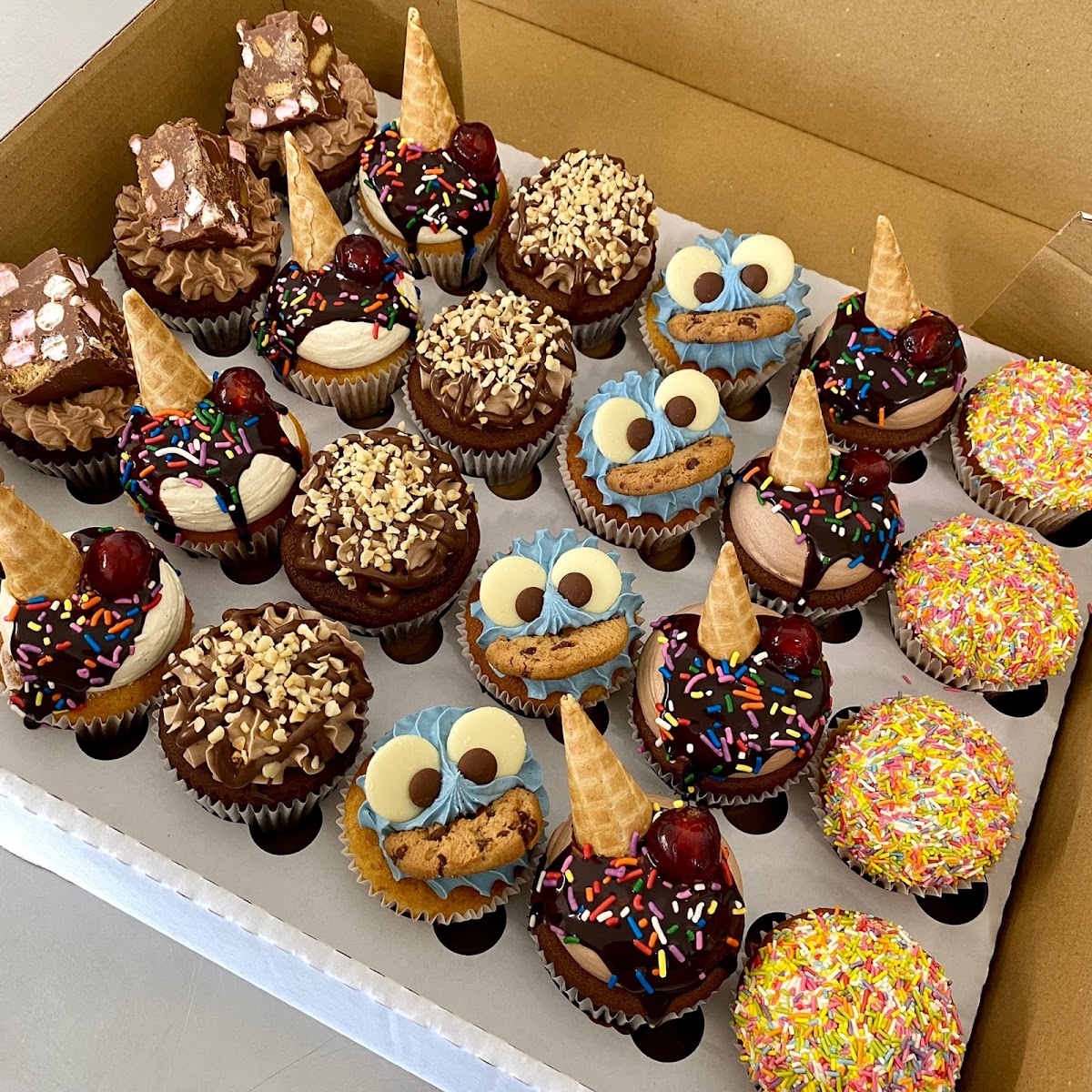 Cakes Contour