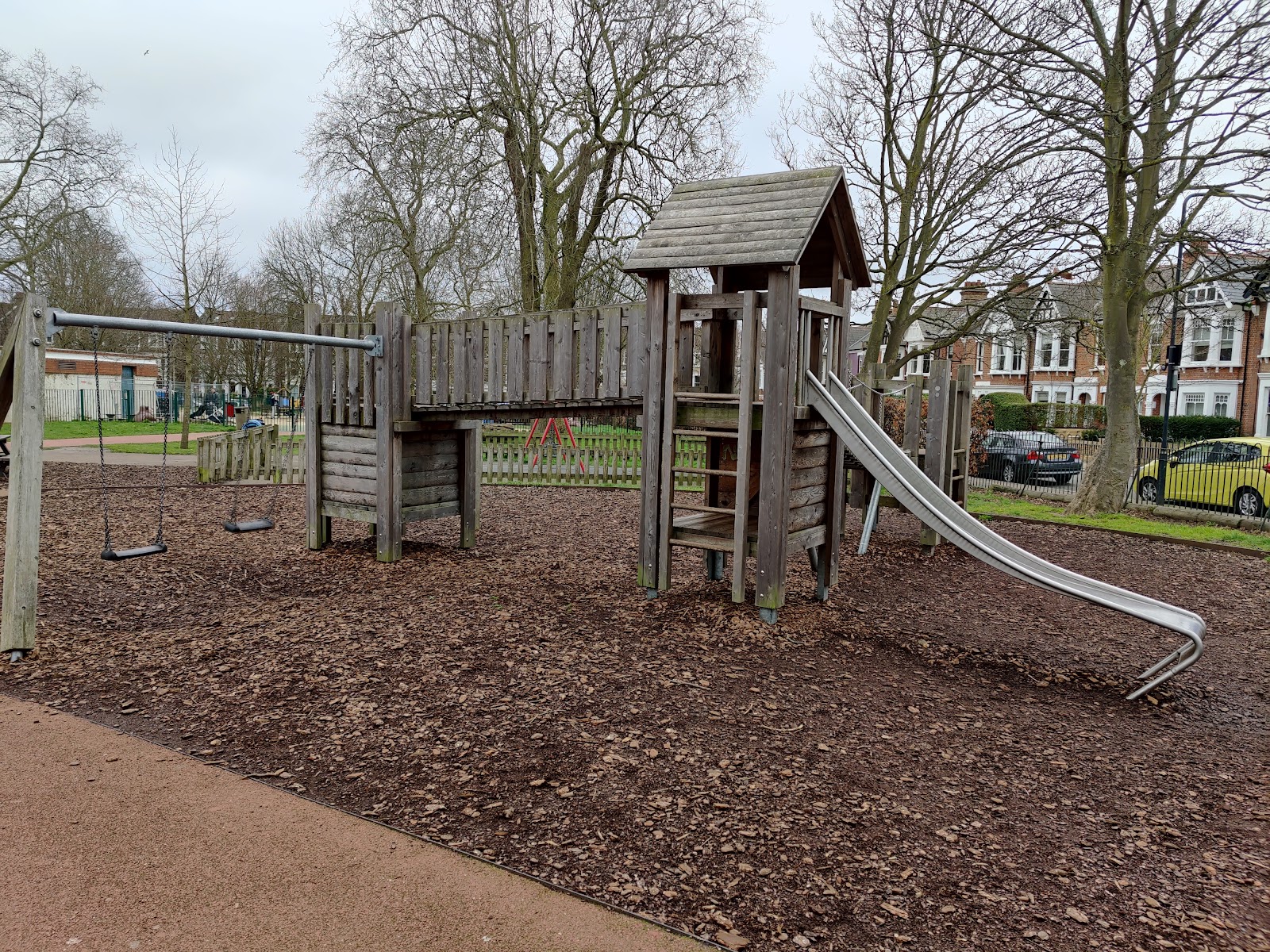 Queen's Park Playground | City Corporation