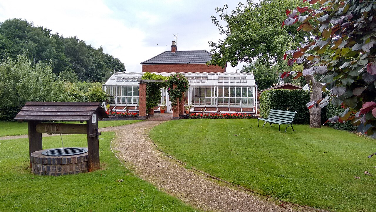 Hill Close Gardens