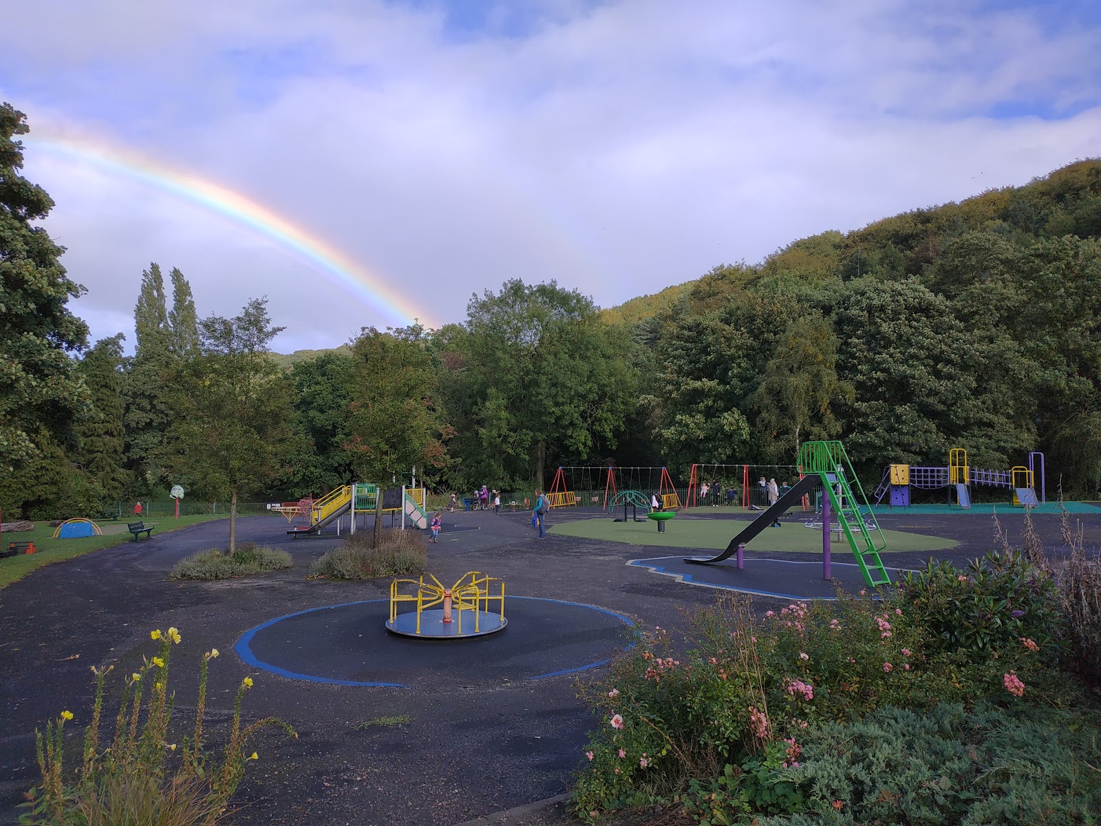 Woodseats Playground: Graves Park