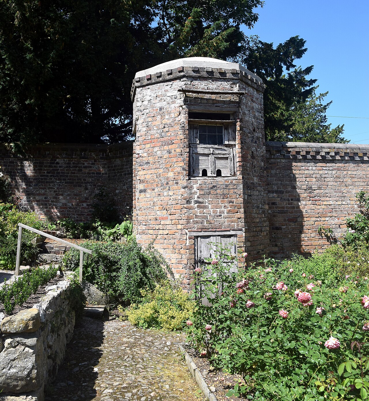National Trust - Benthall Hall