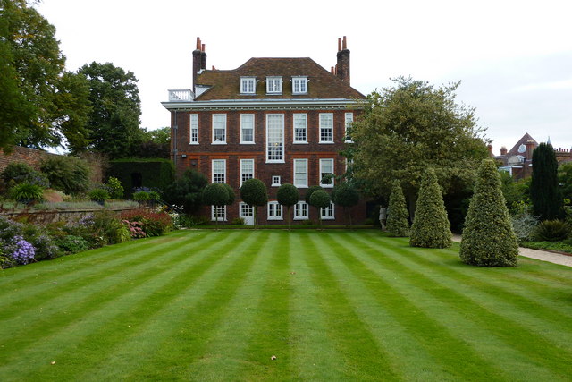 National Trust - Fenton House and Garden