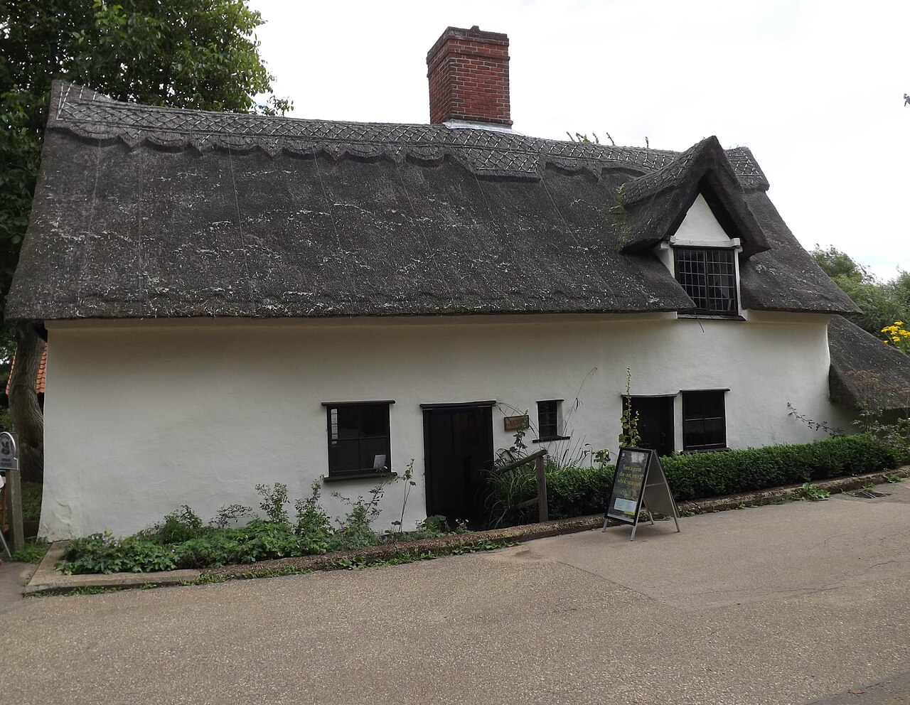 National Trust - Flatford Bridge Cottage