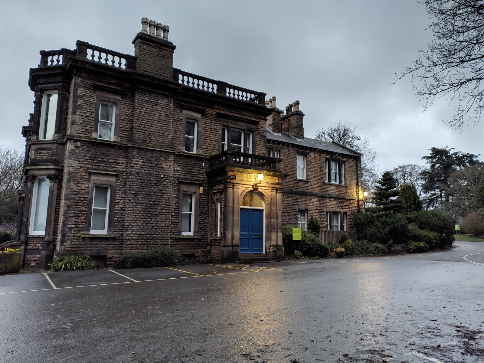 Woodthorpe Grange Park