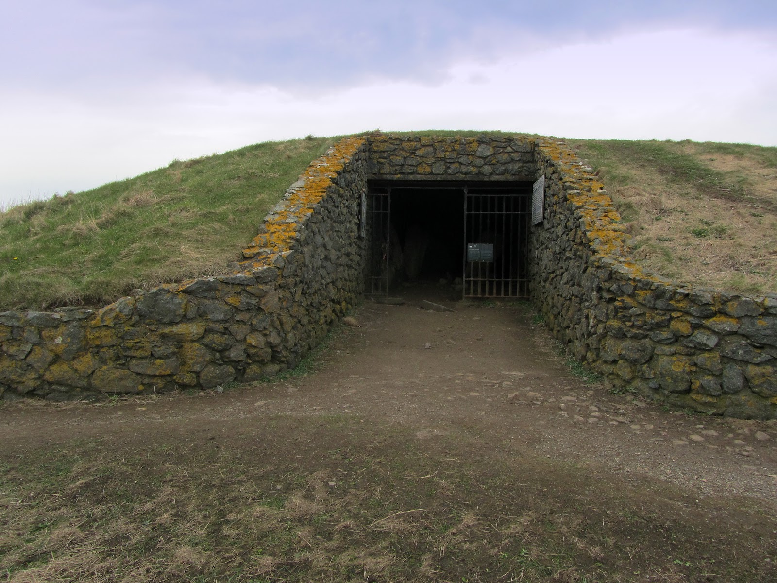 Barclodiad y Gawres