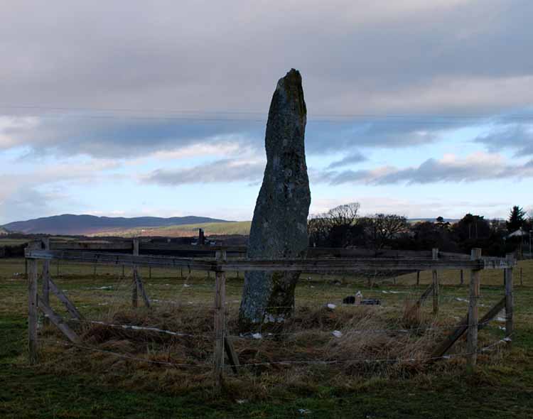 : Edderton I Standing Stone - Clach Biorach - The Sharp Stone