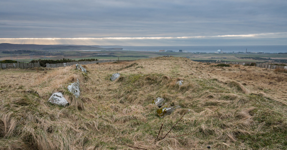 Cnoc Freiceadain Long Cairns
