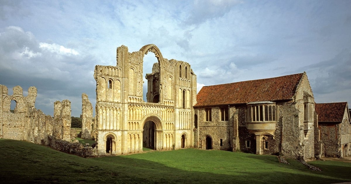 Castle Acre: Castle Acre Priory