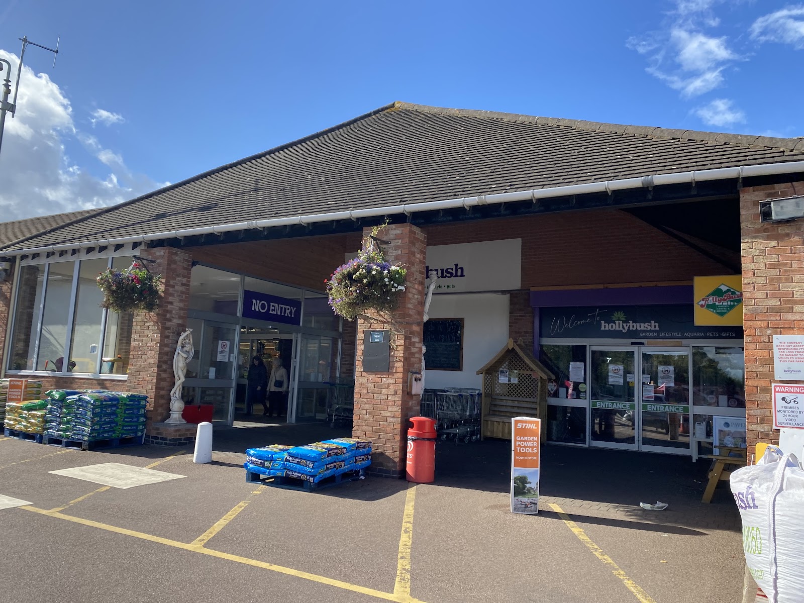 Hollybush Garden Centre, Aquaria & Pets
