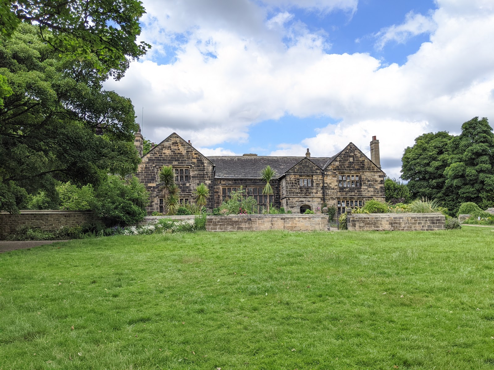 Oakwell Country Park