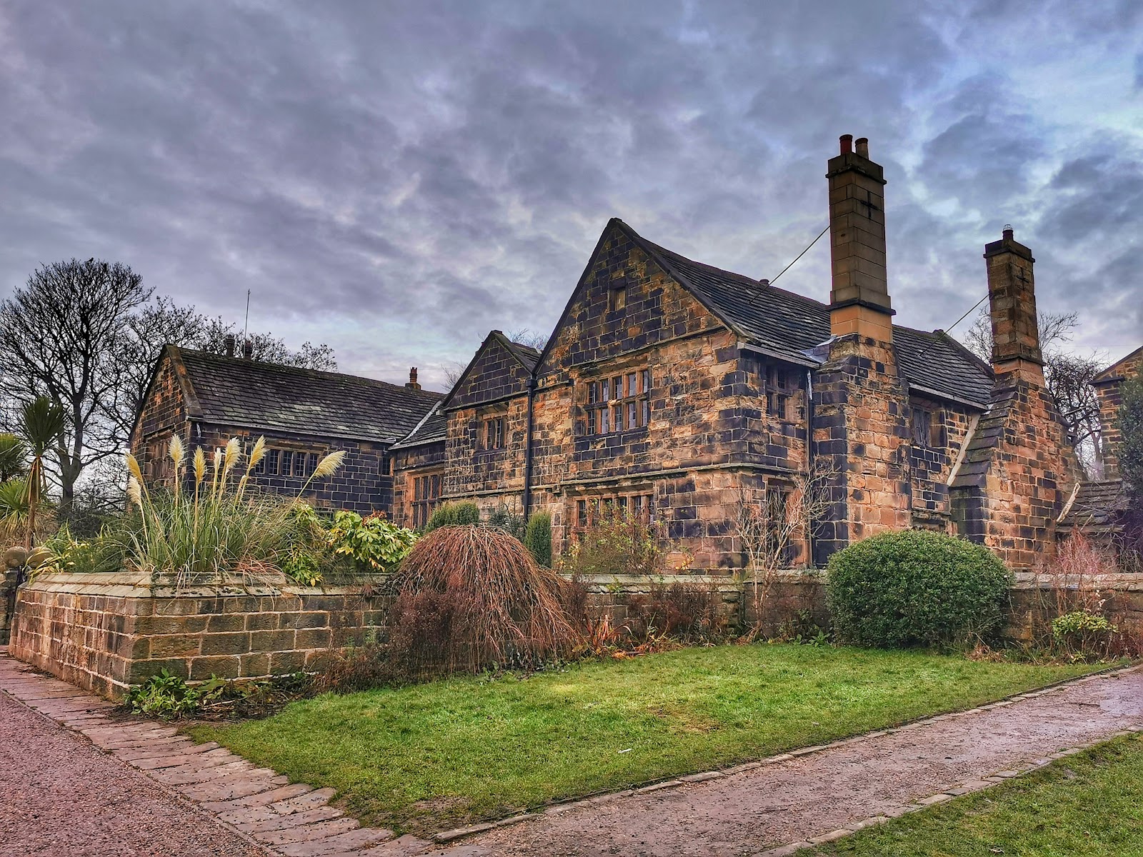 Oakwell Hall & Country Park