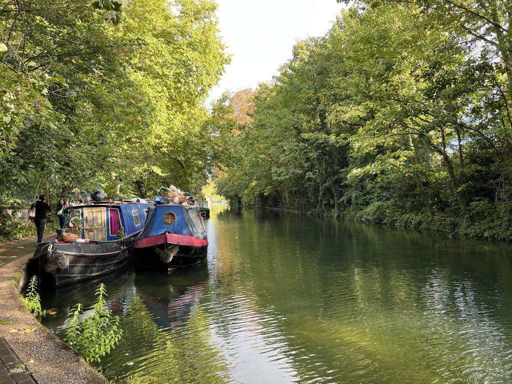 Towpath Walking Trail. (Mile End)