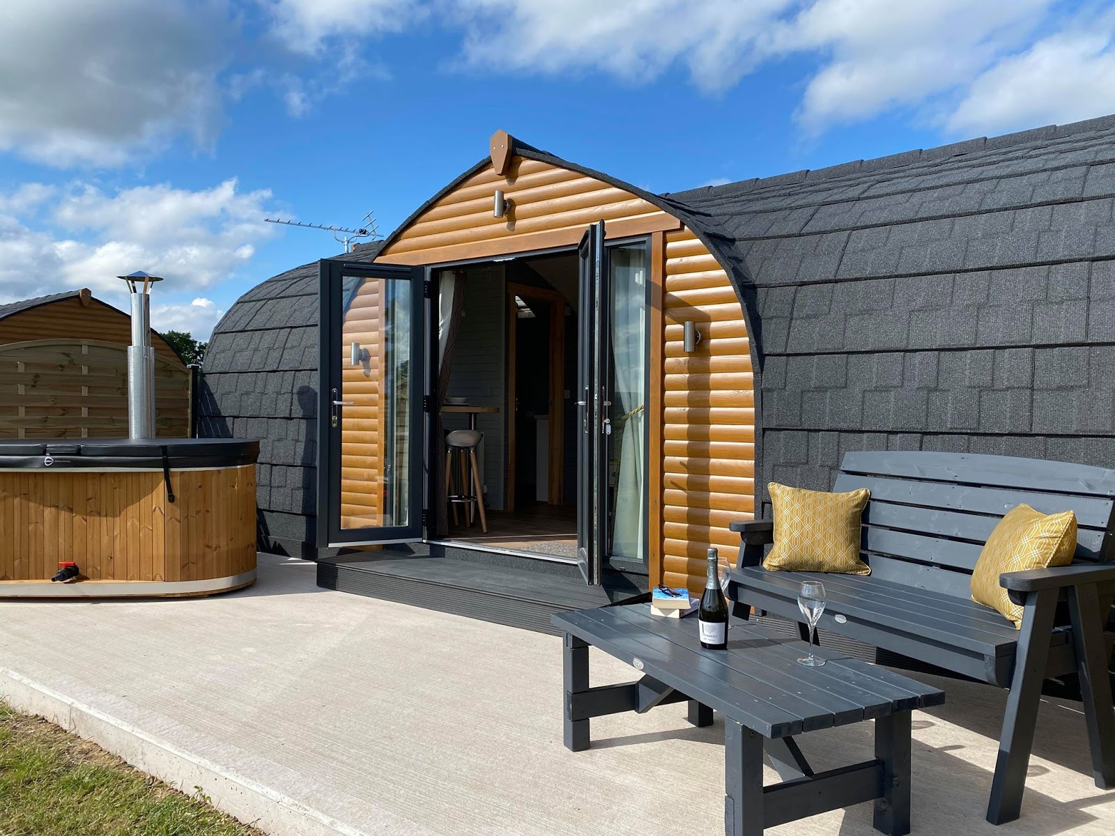 Pasturewood Holidays En-suite Glamping Pods with Hot tubs
