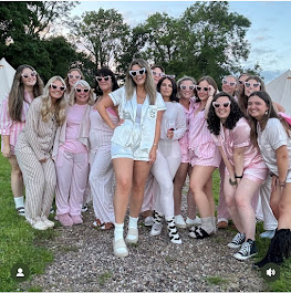 Hen Camp - Group Glamping