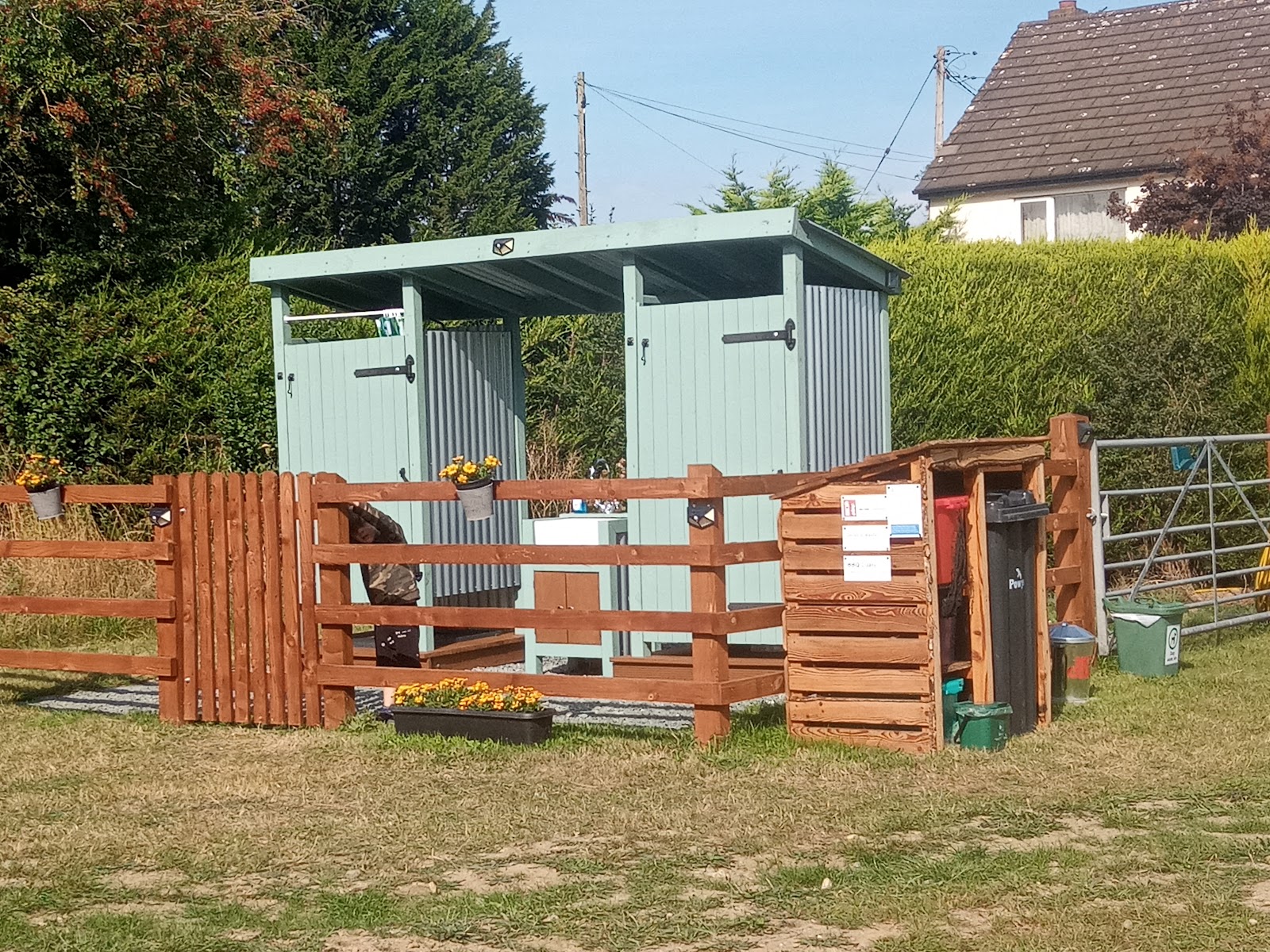 Hayfield Glamping & Camping