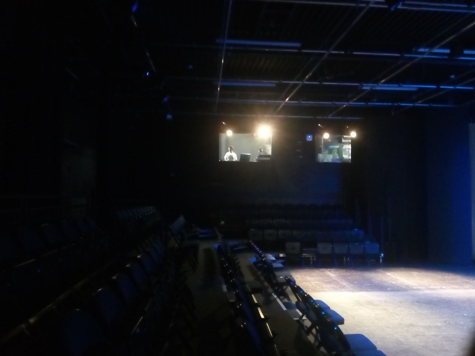 Theatr Iâl