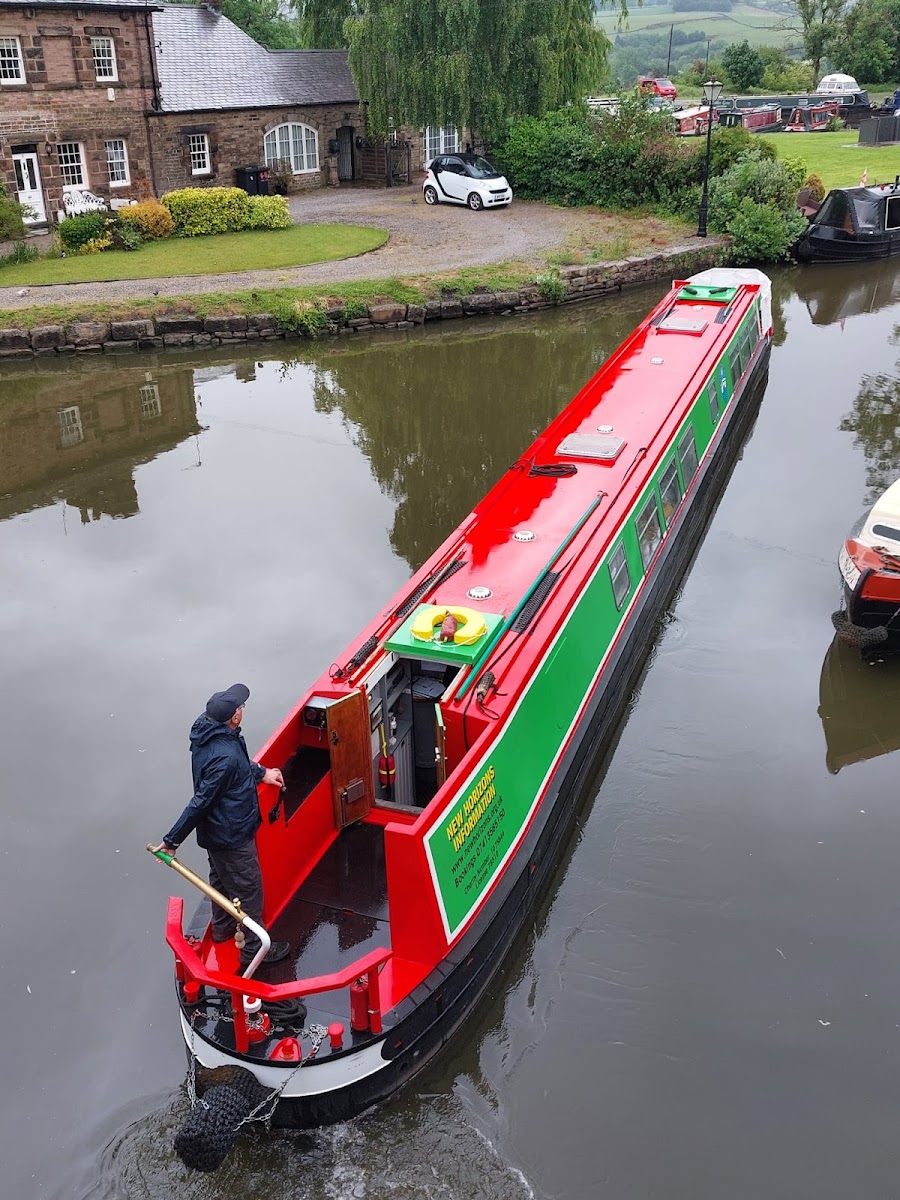 The Stockport Canal Boat Trust / New Horizons