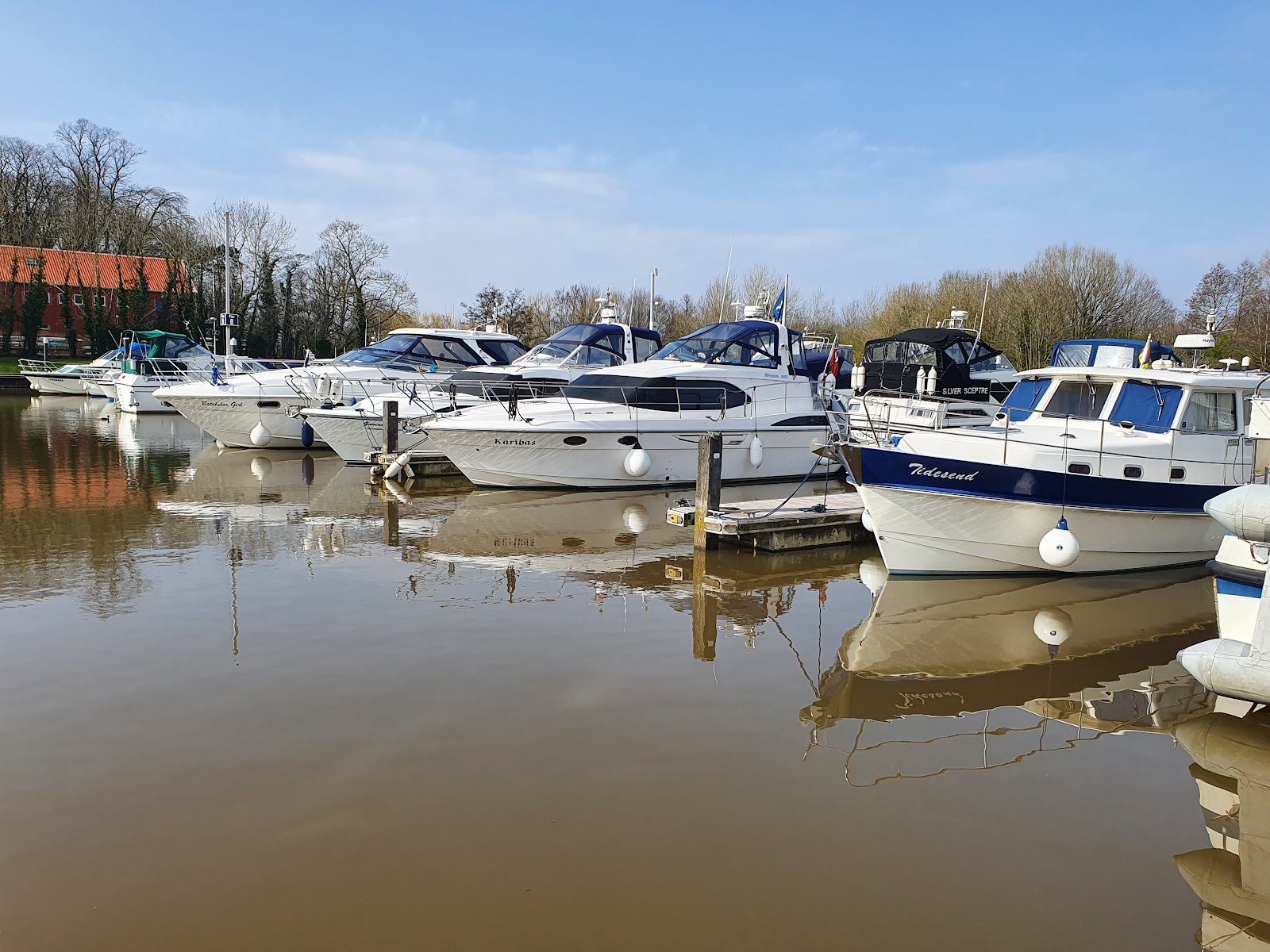 The Windsor Yacht Club (TWYC)