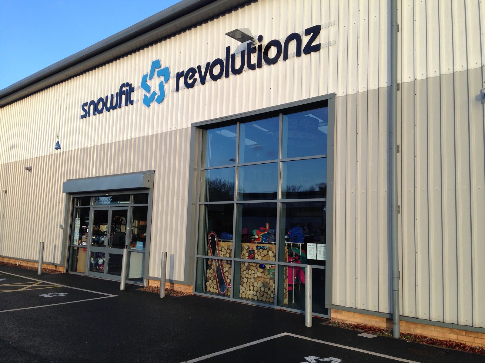 Snowfit & Revolutionz