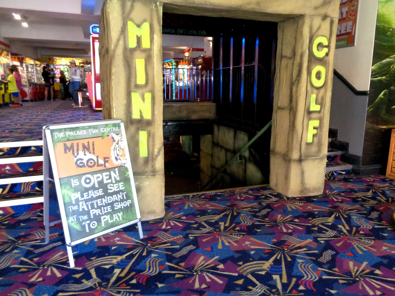 Indoor Adventure Mini Golf