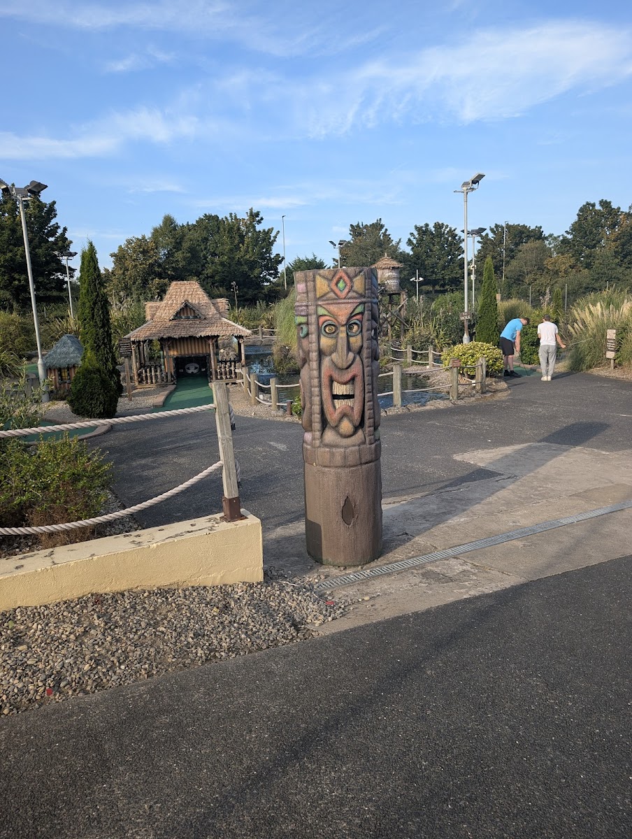 Pirates Adventure Golf