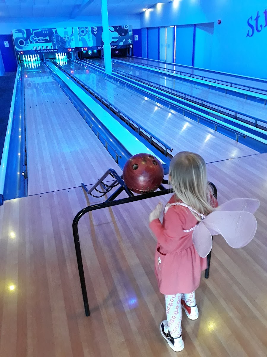 JJ's Bowling Alley