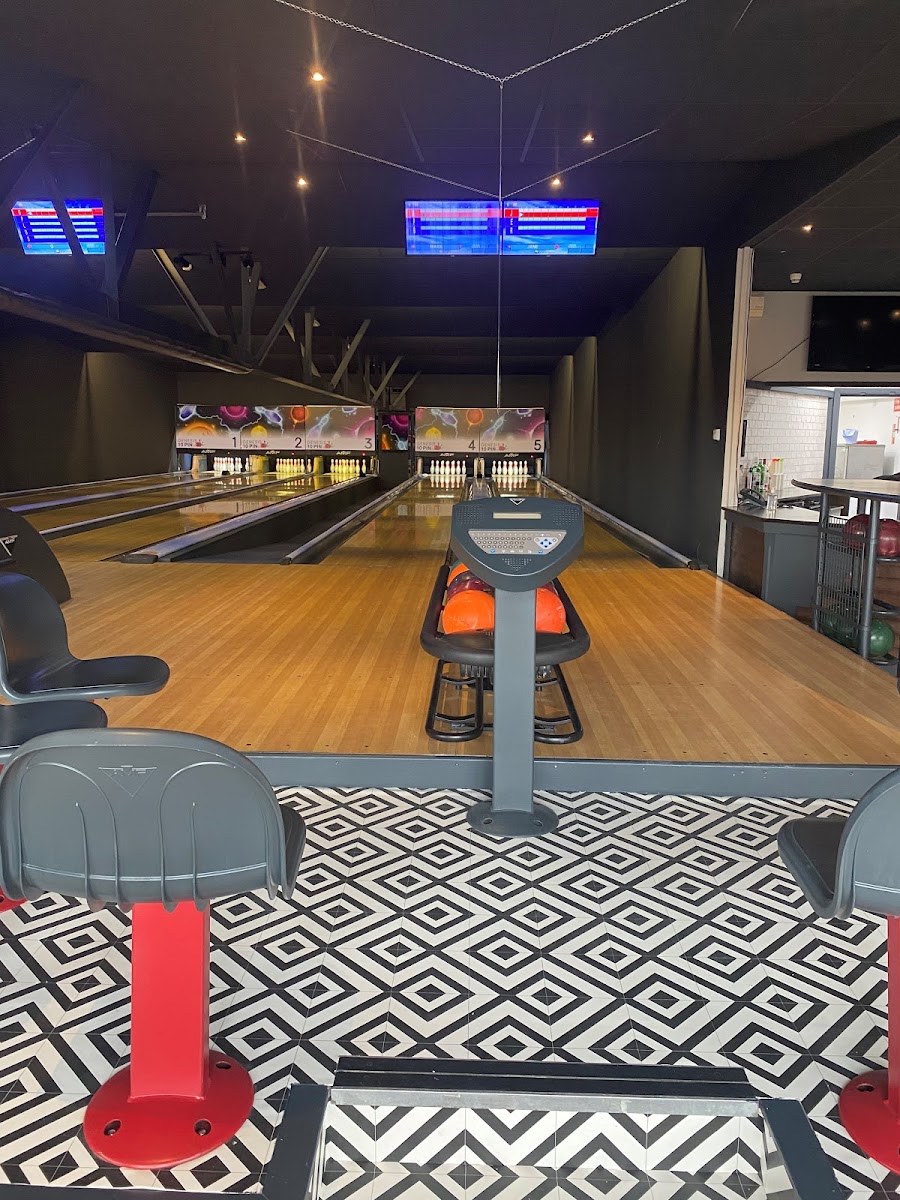 Genesis 10 Pin Bowling