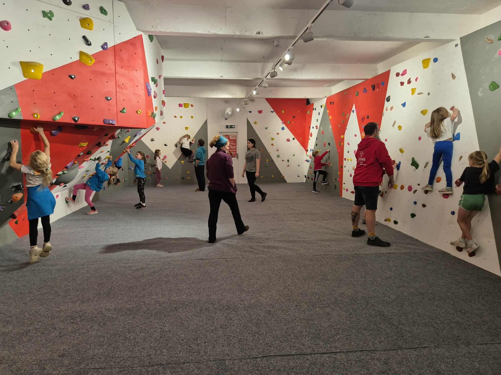 Bloc Indoor Bouldering