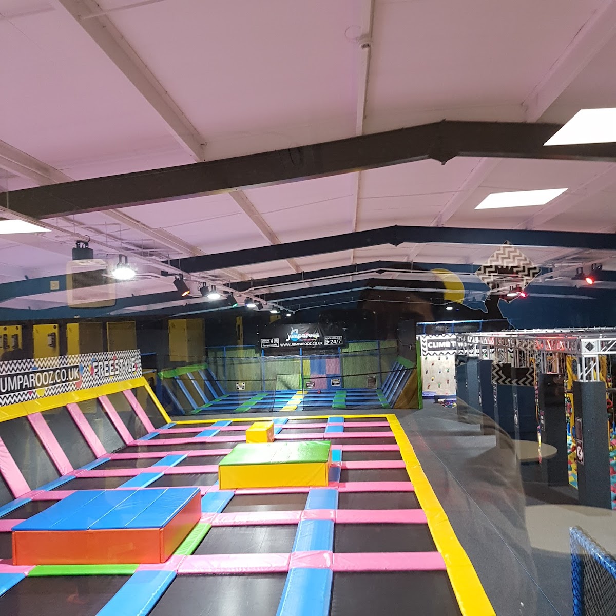 Jumparooz Trampoline and Inflatable Park