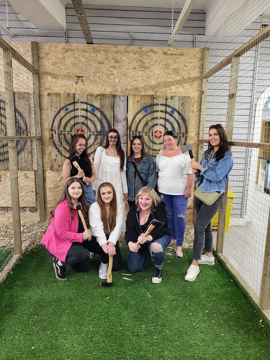 Axe Bey - Urban Axe Throwing