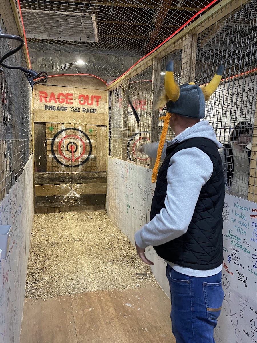 Rage Out - Rage Rooms & Axe Throwing