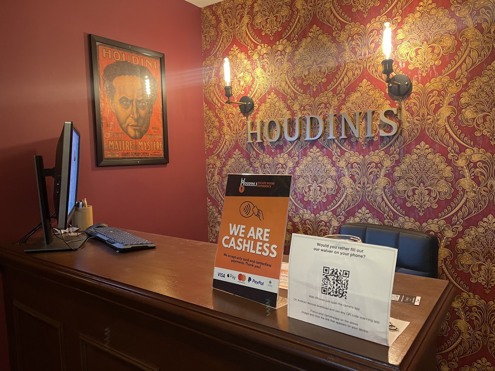 Houdini's Escape Room Experience - Worcester