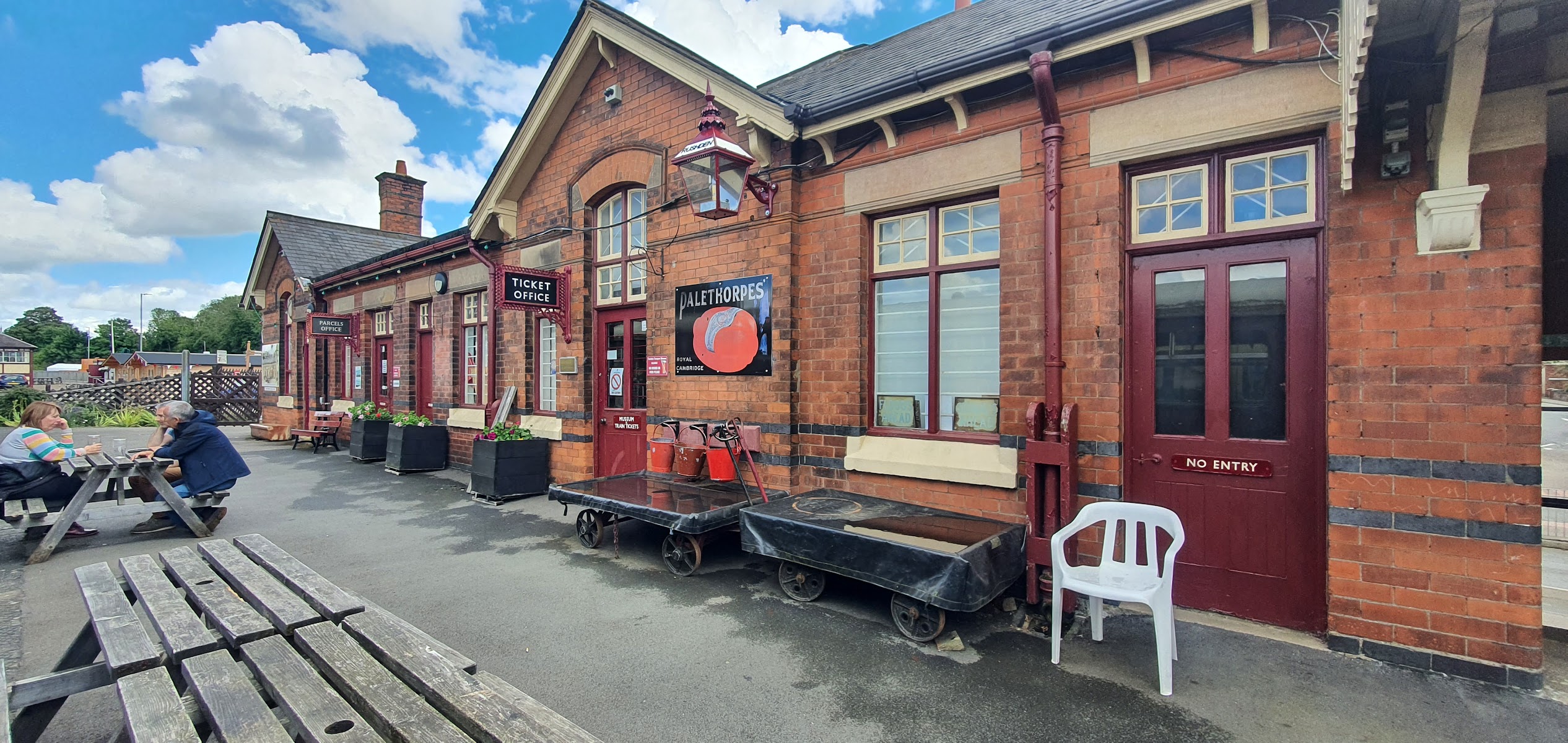 Rushden Railway Station
