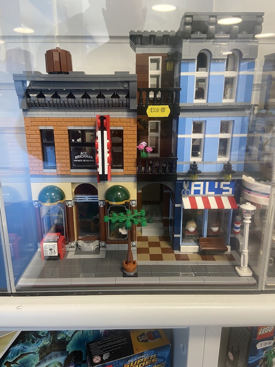 Minifigs & Bricks