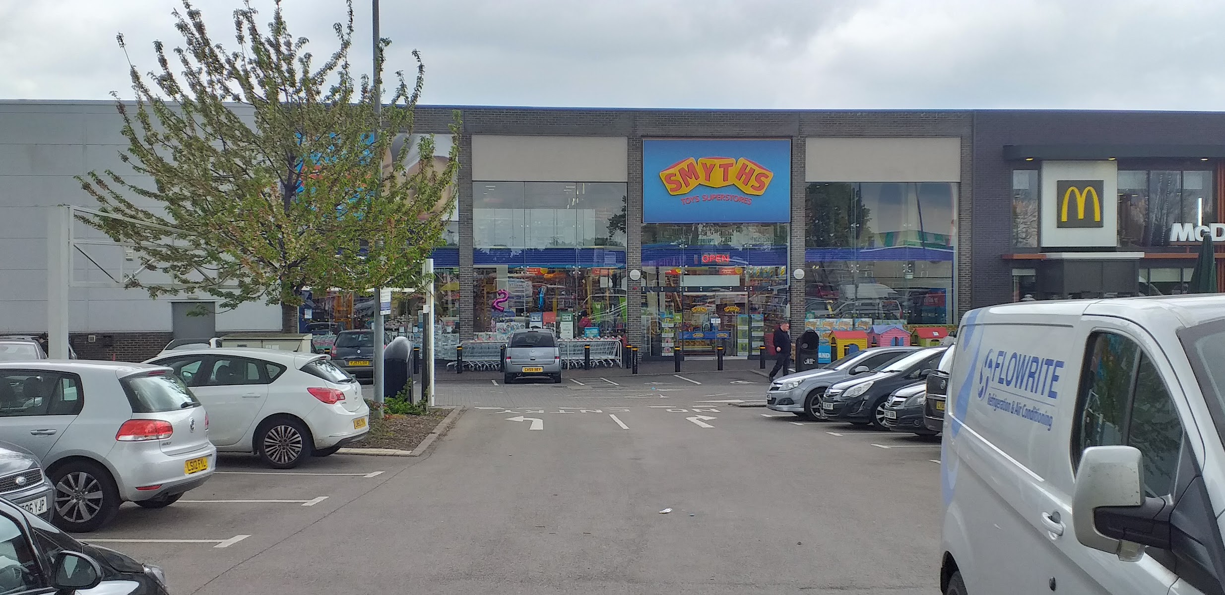 Smyths Toys Superstores Luton