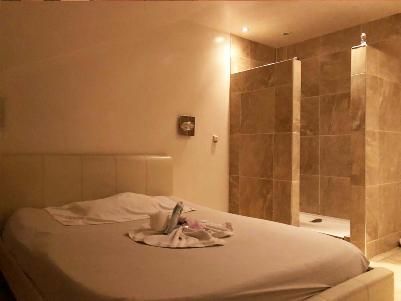 Paradise Studio - Sheffield Massage Parlour & Adult Entertainment