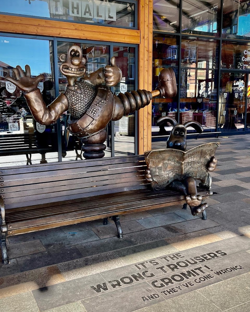 Wallace and Gromit Statue